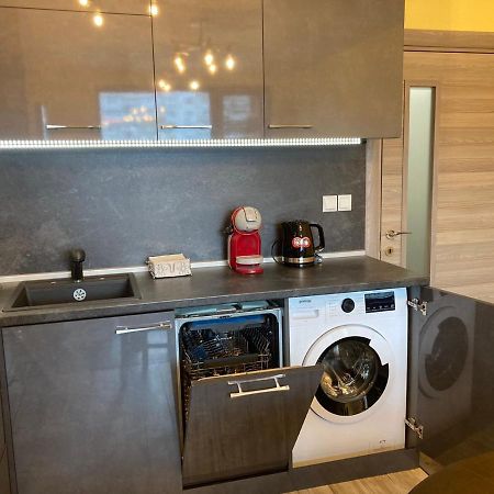 Victor'S Suite , With Private Parking Varna Exterior photo