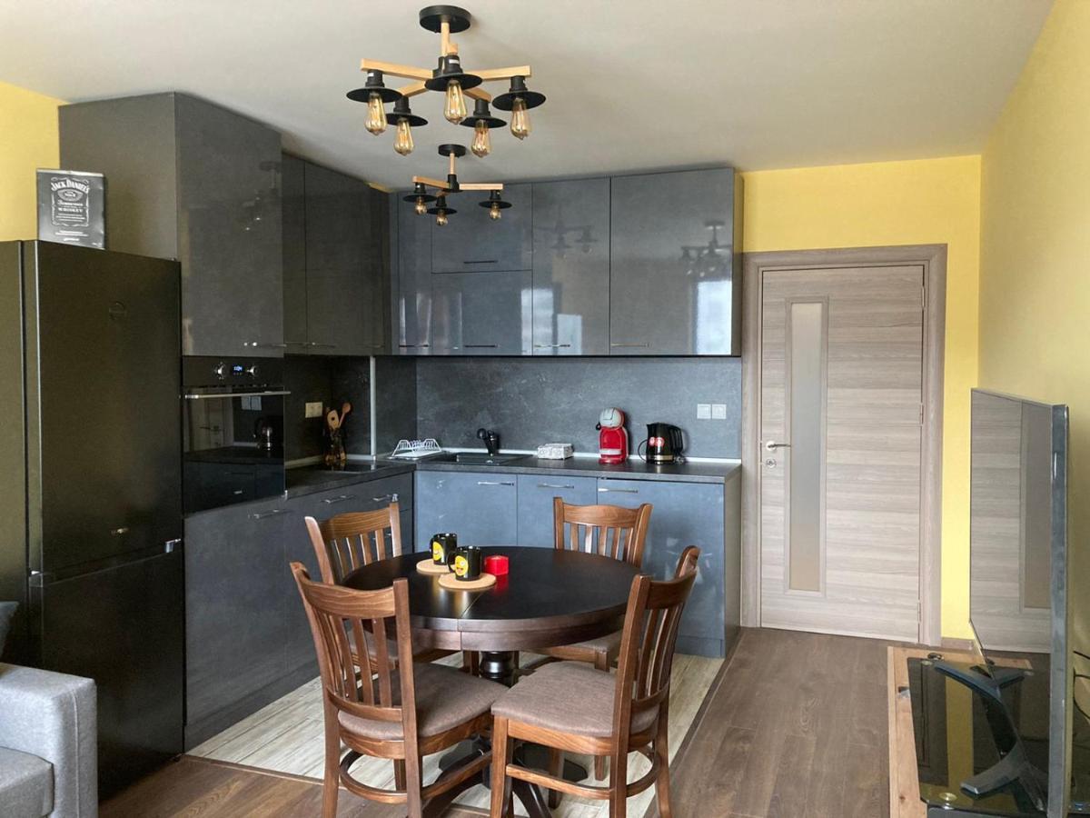Victor'S Suite , With Private Parking Varna Exterior photo