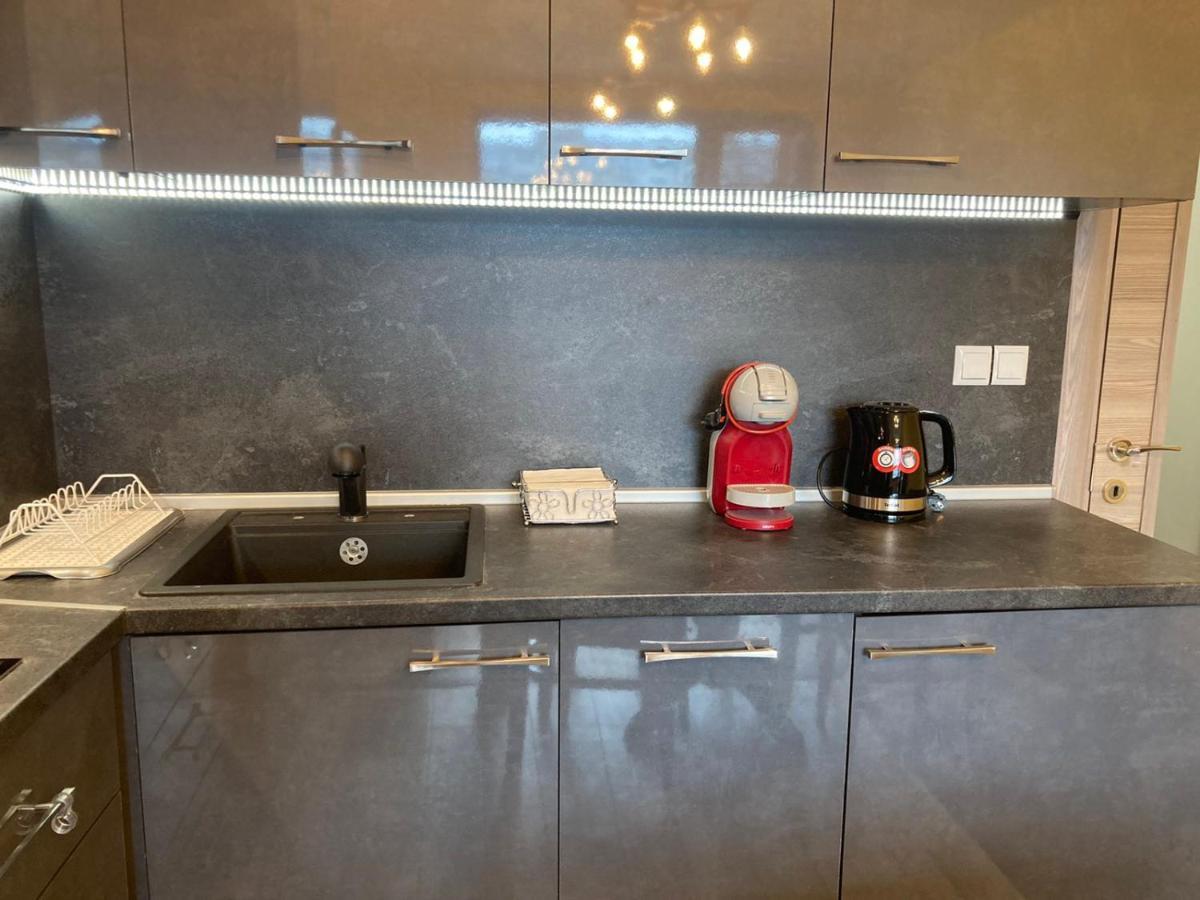 Victor'S Suite , With Private Parking Varna Exterior photo