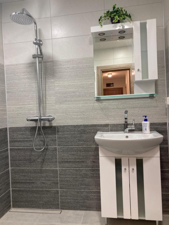 Victor'S Suite , With Private Parking Varna Exterior photo